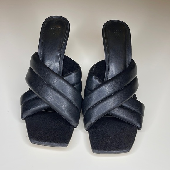 H&M Black Mules Size 9 in faux leather - Picture 9 of 16